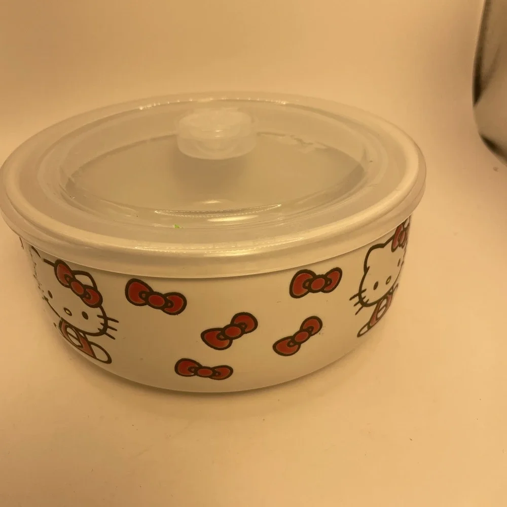 NEW Hello Kitty & Bows 6in Diameter Ceramic Food Storage Bowl w/Vented Lid‎